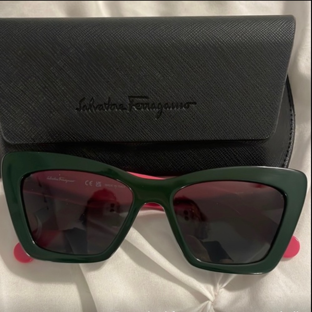 Salvatore Ferragamo sunglasses Pink/Green